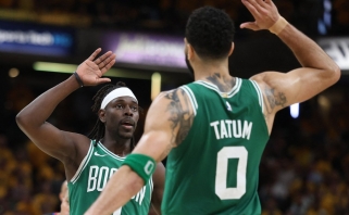 18 taškų deficitą panaikinę "Celtics" horizonte jau mato NBA supefinalą